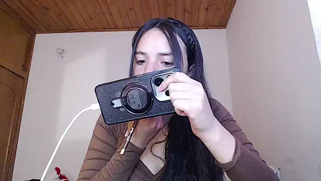 Snapshot of Shanel_Lozano chatting on May 31, 2026, 4:03 pm Shanel Lozano online show from May 31, 2026, 4:03 pm