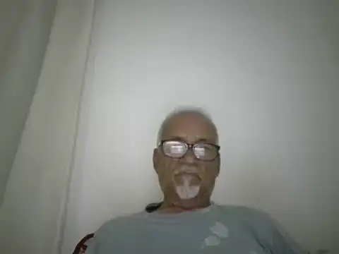 Snapshot of Patyman chatting on May 1, 2026, 11:42 pm Patyman online show from May 1, 2026, 11:42 pm