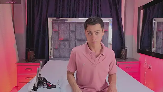 LeoMonnroe online show from April 12, 2026, 4:45 pm