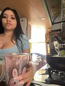 Veronica Wins  online show from April 8, 2026, 5:24 pm