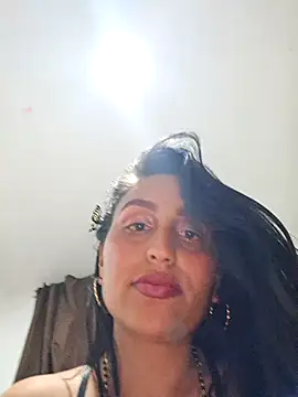 LunaRouuse  online show from May 16, 2026, 11:03 pm