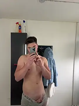 raph5666 online show from March 13, 2026, 4:02 pm