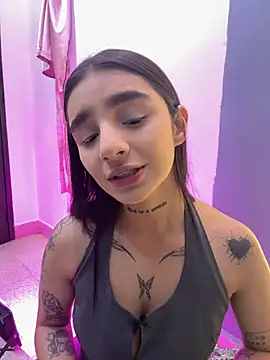Snapshot of Abriil_cutee chatting on June 1, 2026, 2:19 pm Abriil cutee online show from June 1, 2026, 2:19 pm