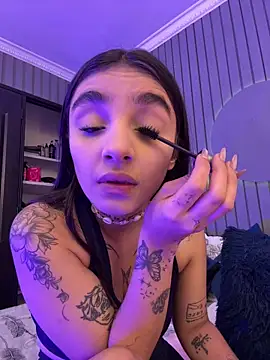 Snapshot of Abriil_cutee chatting on June 7, 2026, 4:55 pm Abriil cutee online show from June 7, 2026, 4:55 pm