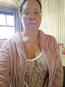 bellafortune69 online show from July 16, 2026, 4:02 pm