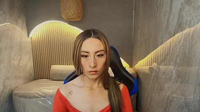 katalina r  online show from April 2, 2026, 1:31 pm