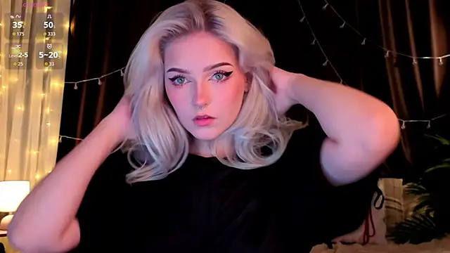 ShyniAlice online show from June 5, 2026, 4:19 am