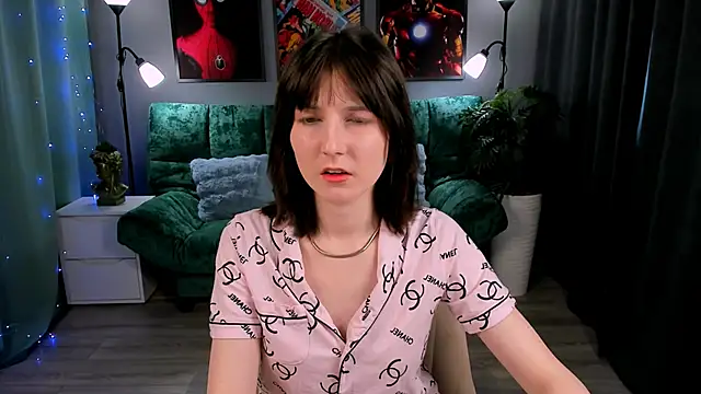 KikaOsterman online show from April 2, 2026, 2:15 pm