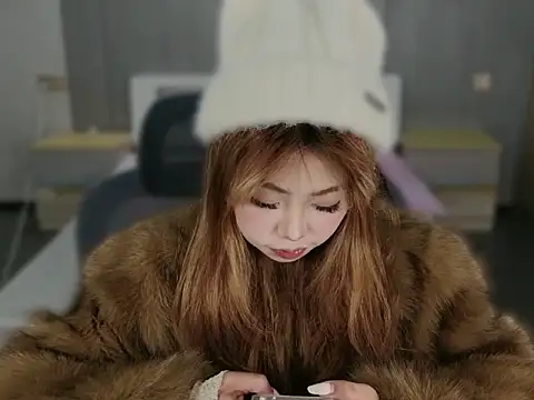 zhq2596271 online show from January 15, 2026, 1:59 pm