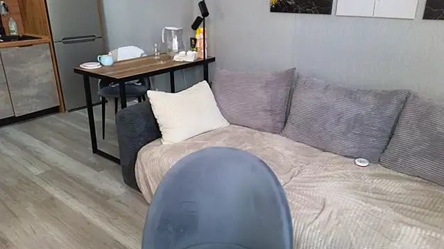 KitKatie online show from March 13, 2026, 8:10 am