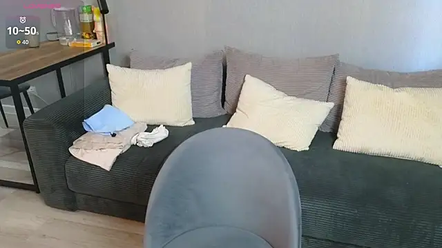 KitKatie online show from March 26, 2026, 1:49 pm