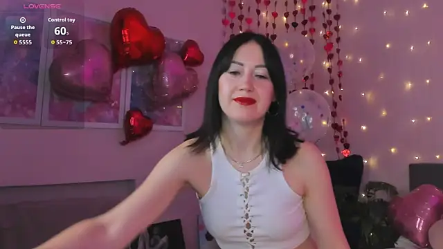 Amily Warren online show from February 18, 2026, 3:13 am