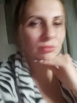 Snapshot of Kitty232425 chatting on January 15, 2026, 7:50 pm Kitty232425 online show from January 15, 2026, 7:50 pm