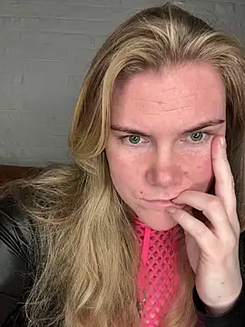 SexyBlondJoanna online show from February 4, 2026, 3:07 pm