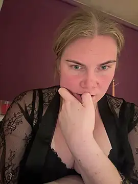 SexyBlondJoanna online show from February 27, 2026, 10:32 pm