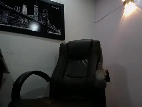 Snapshot of Oswalldo__ chatting on February 14, 2026, 11:18 am Oswalldo online show from February 14, 2026, 11:18 am