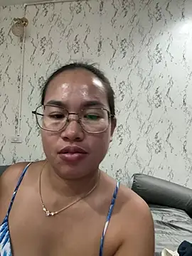 Snapshot of Ponthip chatting on May 1, 2026, 4:44 pm Ponthip online show from May 1, 2026, 4:44 pm