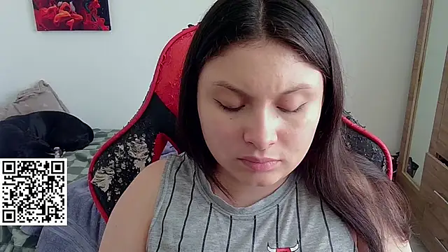 yessica gomez01 online show from March 19, 2026, 8:46 pm