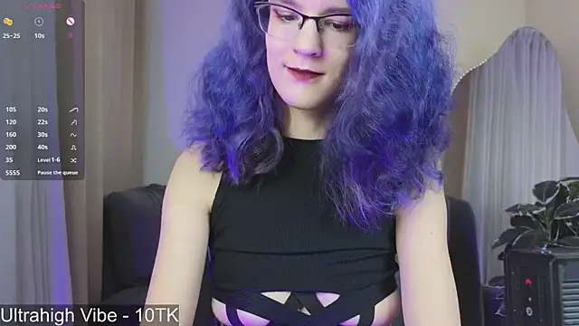 Snapshot of AuraLaunni chatting on January 15, 2026, 8:41 am AuraLaunni online show from January 15, 2026, 8:41 am