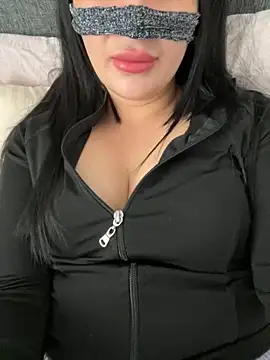 melissiaayzem online show from May 1, 2026, 9:36 am