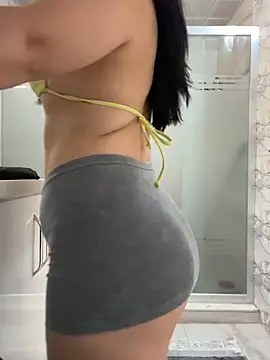 melissiaayzem online show from July 1, 2026, 7:32 am