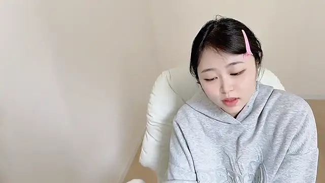 Onefiona online show from April 20, 2026, 6:27 am