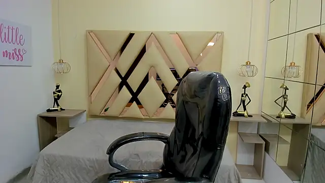 Anyelo Twink online show from February 4, 2026, 1:50 pm