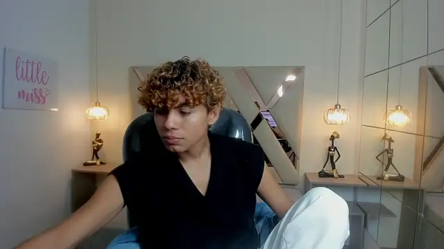 Anyelo Twink online show from March 13, 2026, 9:21 pm