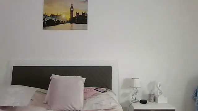 Clara1986 online show from May 12, 2026, 8:22 am