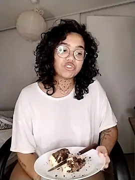 therealsun8 online show from February 5, 2026, 5:45 am