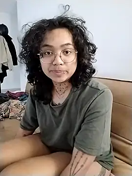 therealsun8 online show from February 15, 2026, 8:13 am