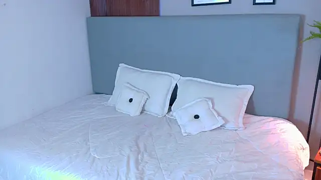 zarah queen online show from February 14, 2026, 3:47 am