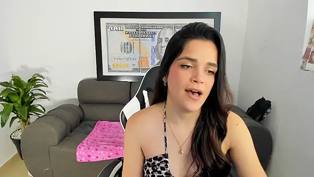 Snapshot of LucianaMoreau chatting on March 4, 2026, 8:59 pm LucianaMoreau online show from March 4, 2026, 8:59 pm