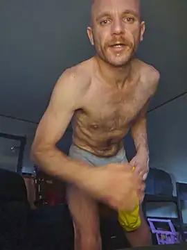 Snapshot of FrankieFuckMe chatting on May 18, 2026, 11:21 pm FrankieFuckMe online show from May 18, 2026, 11:21 pm