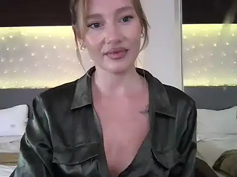 Stella muse online show from March 21, 2026, 3:55 am