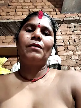 Snapshot of Hot_di97 chatting on February 12, 2026, 7:47 am Hot di97 online show from February 12, 2026, 7:47 am