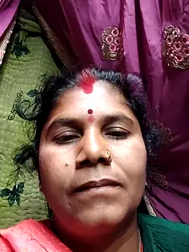 Snapshot of Hot_di97 chatting on February 19, 2026, 8:27 pm Hot di97 online show from February 19, 2026, 8:27 pm