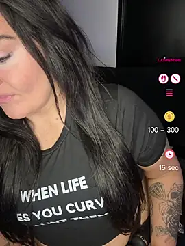 Snapshot of Miss_CurvesXXX chatting on May 31, 2026, 10:11 pm Miss CurvesXXX online show from May 31, 2026, 10:11 pm