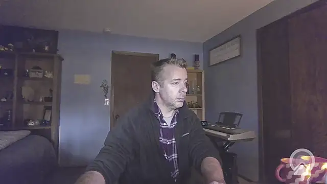 chrisw8140 online show from April 1, 2026, 4:26 pm