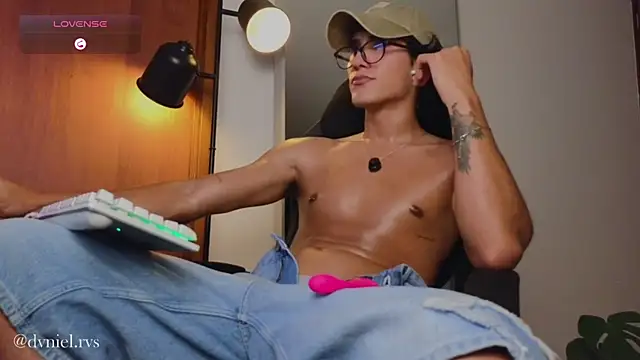 Snapshot of emilio_rivs chatting on June 22, 2026, 2:24 am emilio rivs online show from June 22, 2026, 2:24 am