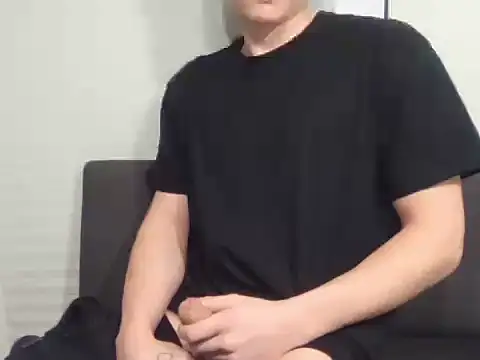 Snapshot of zinoou87 chatting on February 6, 2026, 9:51 pm zinoou87 online show from February 6, 2026, 9:51 pm