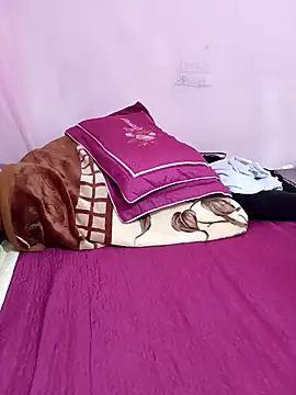 Snapshot of Phoebe-e chatting on April 6, 2026, 11:05 pm Phoebe-e online show from April 6, 2026, 11:05 pm