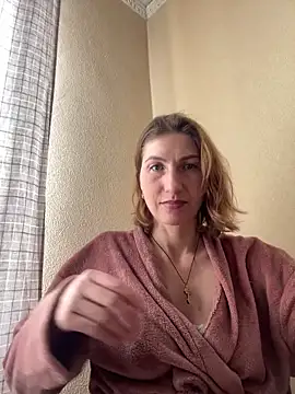 Snapshot of _Crystal_2 chatting on February 9, 2026, 9:13 am Crystal 2 online show from February 9, 2026, 9:13 am