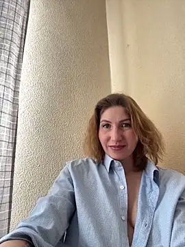 Snapshot of _Crystal_2 chatting on February 10, 2026, 9:35 am Crystal 2 online show from February 10, 2026, 9:35 am