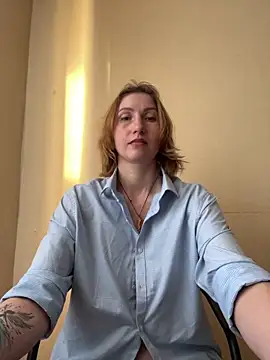 Snapshot of _Crystal_2 chatting on February 20, 2026, 2:28 pm Crystal 2 online show from February 20, 2026, 2:28 pm