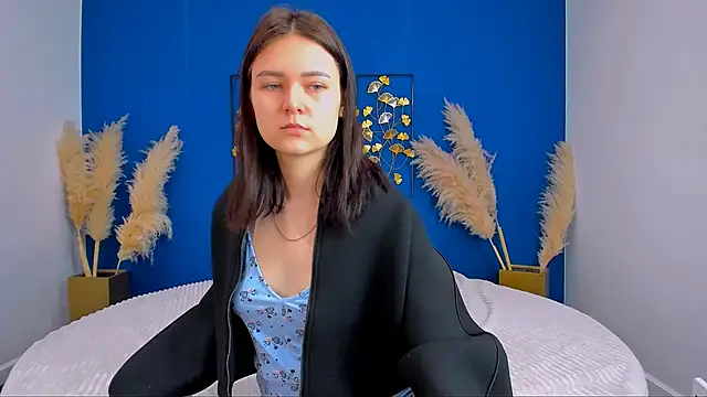 GLORIA VAMP online show from January 14, 2026, 10:32 am