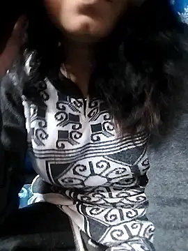 Snapshot of yaminicamms chatting on January 14, 2026, 4:12 pm yaminicamms online show from January 14, 2026, 4:12 pm