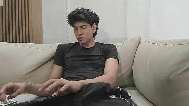 Snapshot of noahx_valko chatting on January 18, 2026, 12:42 pm noahx valko online show from January 18, 2026, 12:42 pm