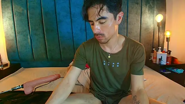 Ethan Briggs  online show from March 22, 2026, 3:32 am