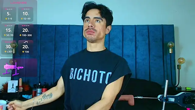 Ethan Briggs  online show from April 1, 2026, 3:40 am